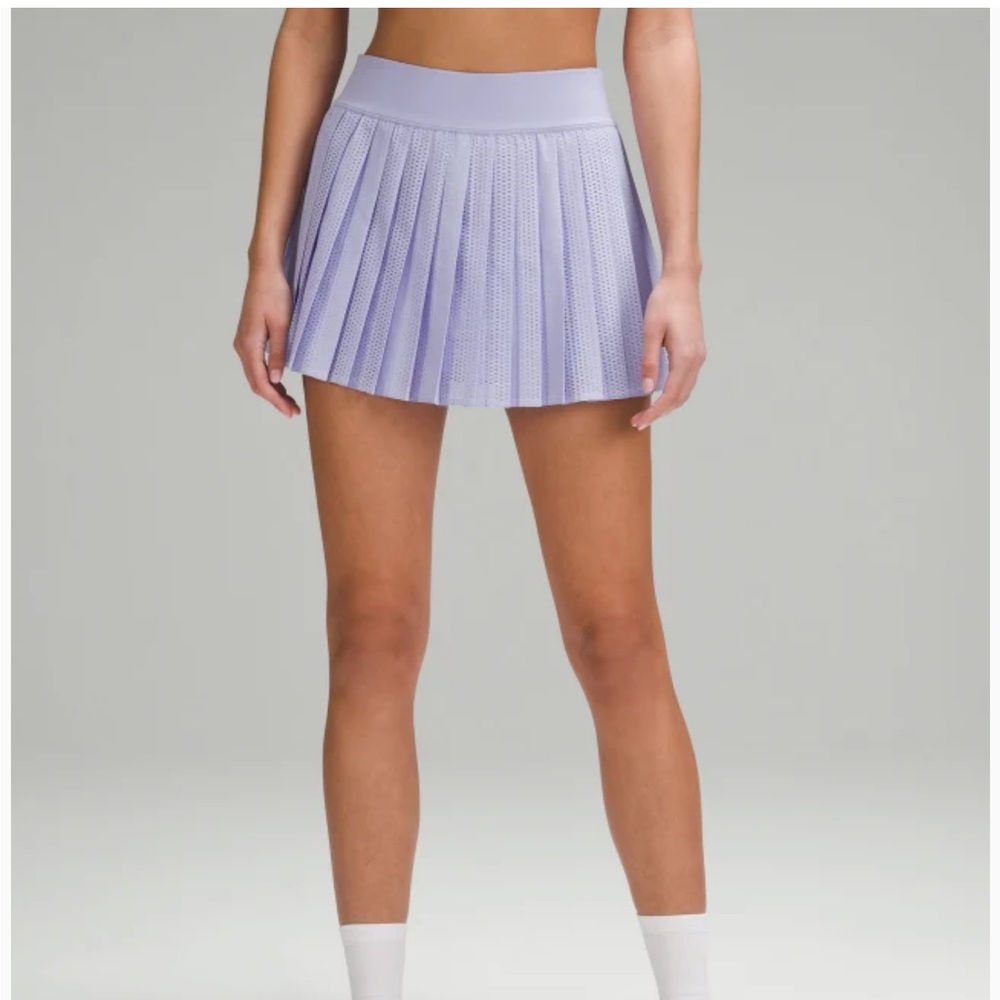LIKE NEW Lululemon Pleated Open-Knit High-Rise Tennis Skirt - Resale Sz 8 - Picture 2 of 8